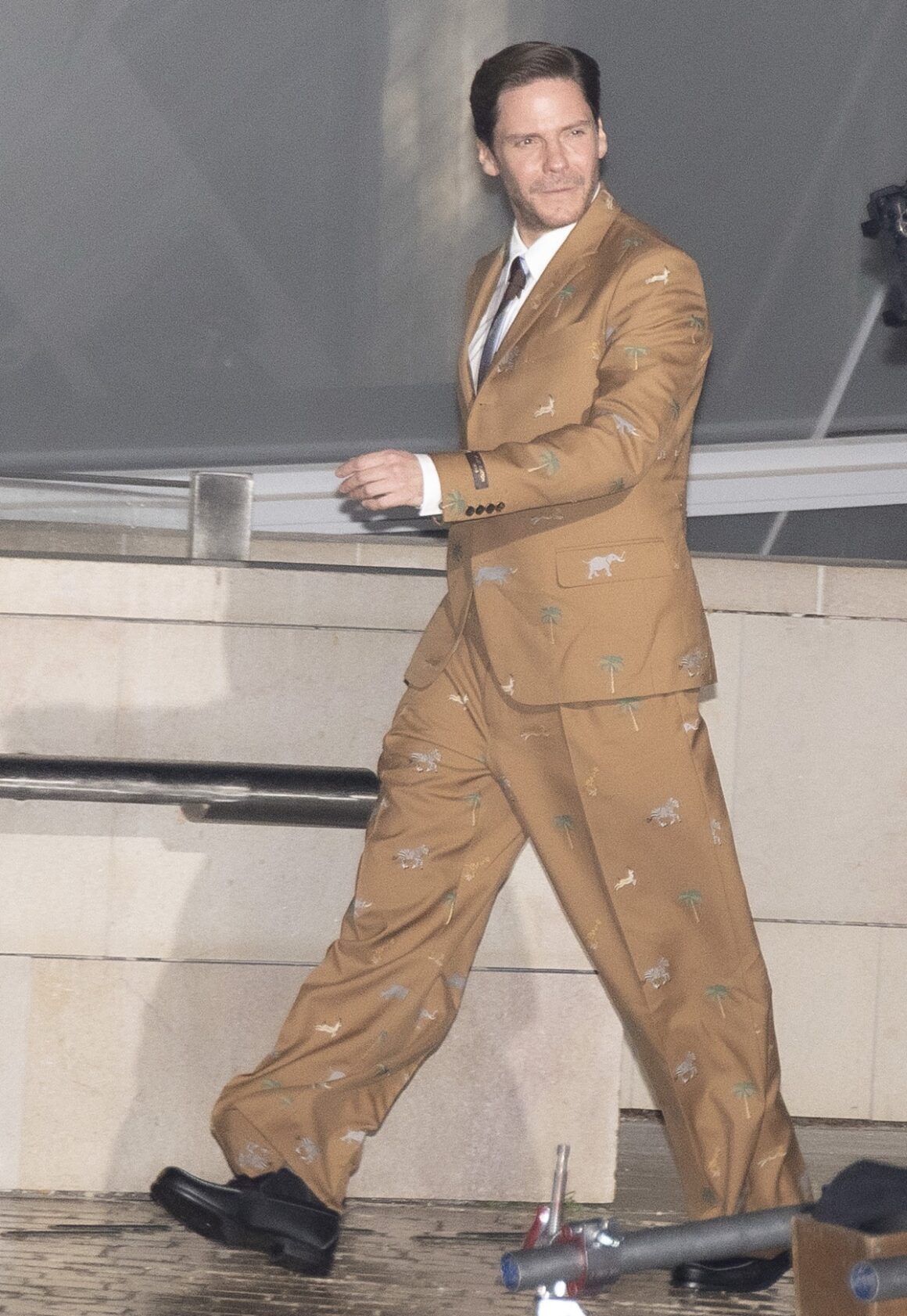 Paris Men's Fashion Week: Fall/Winter 2026/2027 - Louis Vuitton - Outside Arrivals