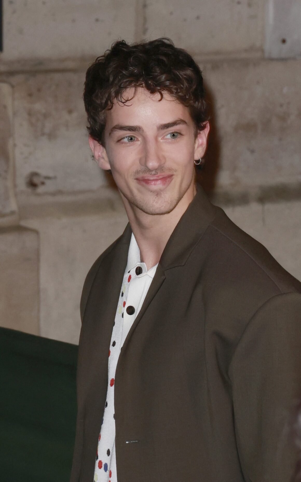 Paris Fashion Week: Menswear Fall/Winter 2026-2027 - Jacquemus - Outside Arrivals