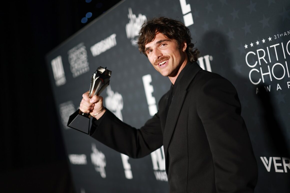 31st Annual Critics Choice Awards - Backstage