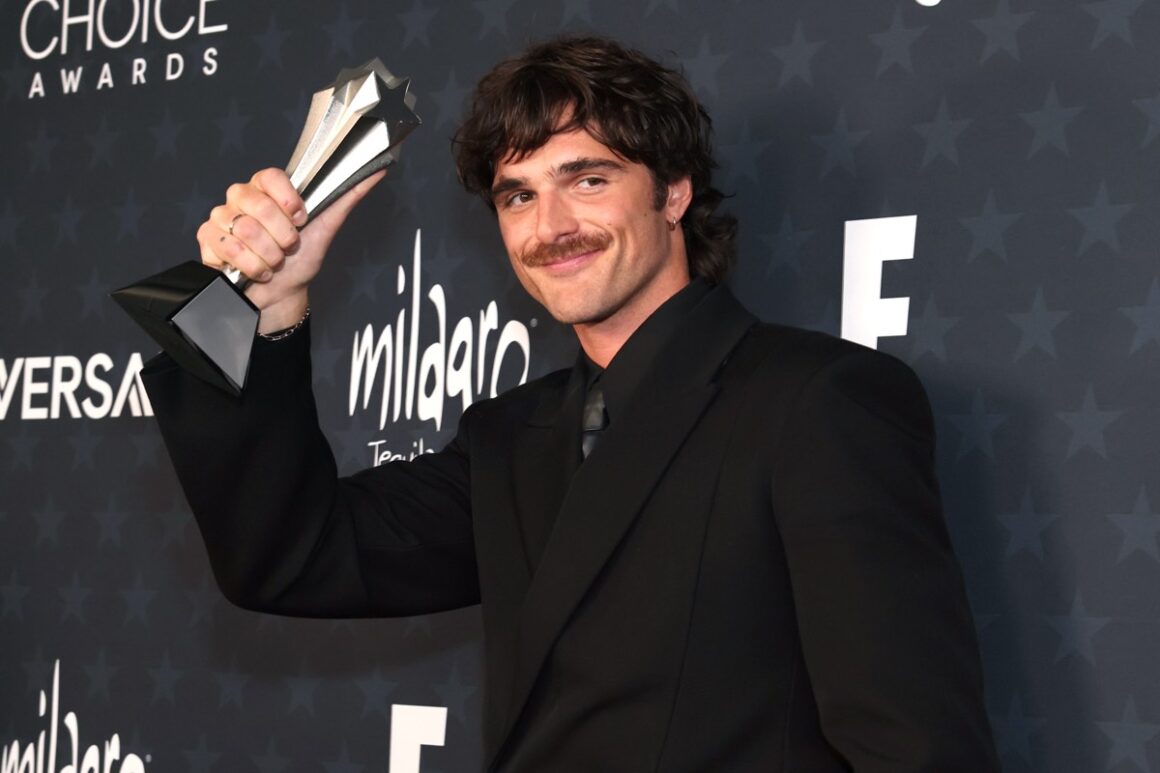 31st Annual Critics Choice Awards - Backstage