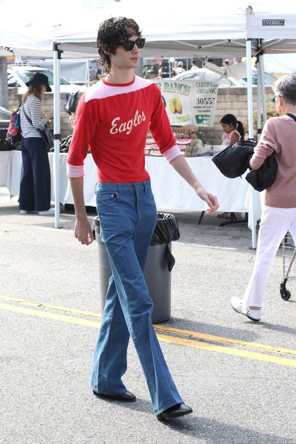 Celebrities Shopping At The Farmers Market In Studio City
