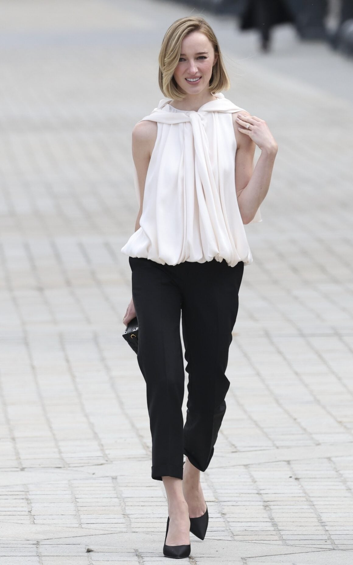 Paris Fashion Week Womenswear Fall/Winter 2026-2027: Louis Vuitton - Outside