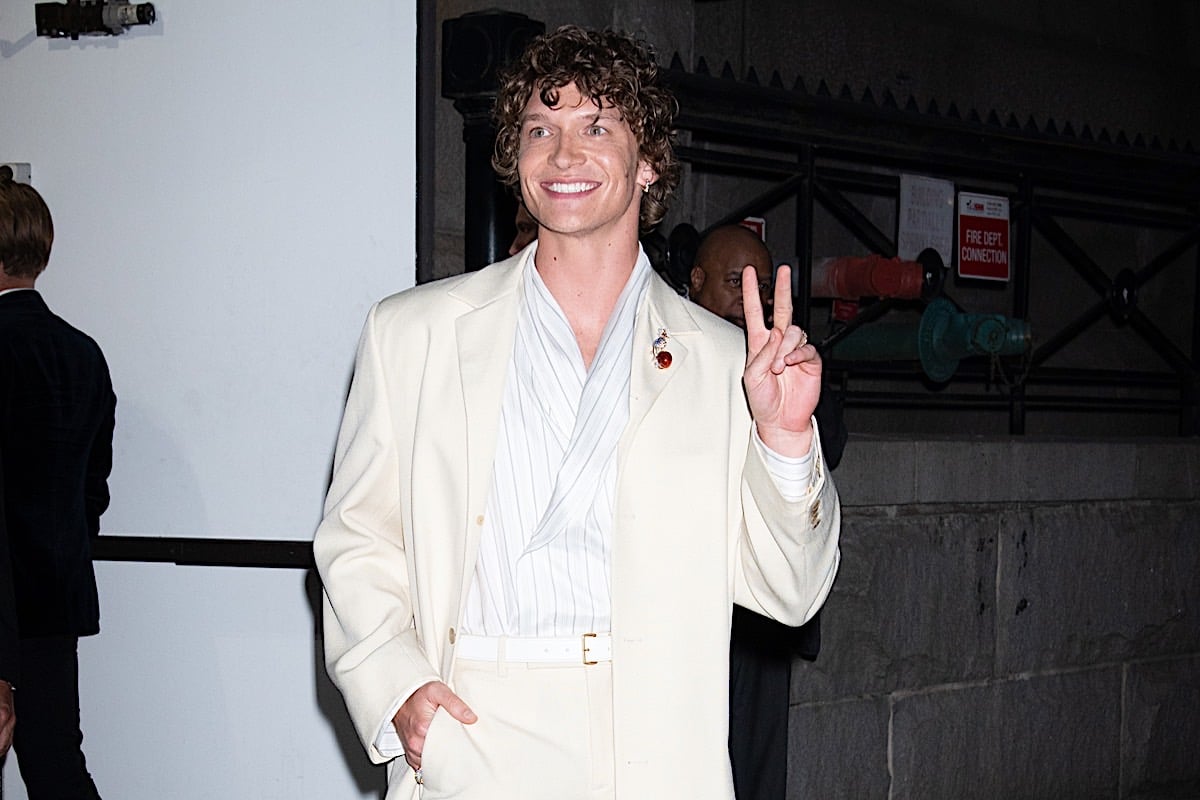 Celeb Snaps: Connor Storrie celebrates Tiffany, Plus Joshua Jackson, Katie Holmes, Travis Kelce, and More