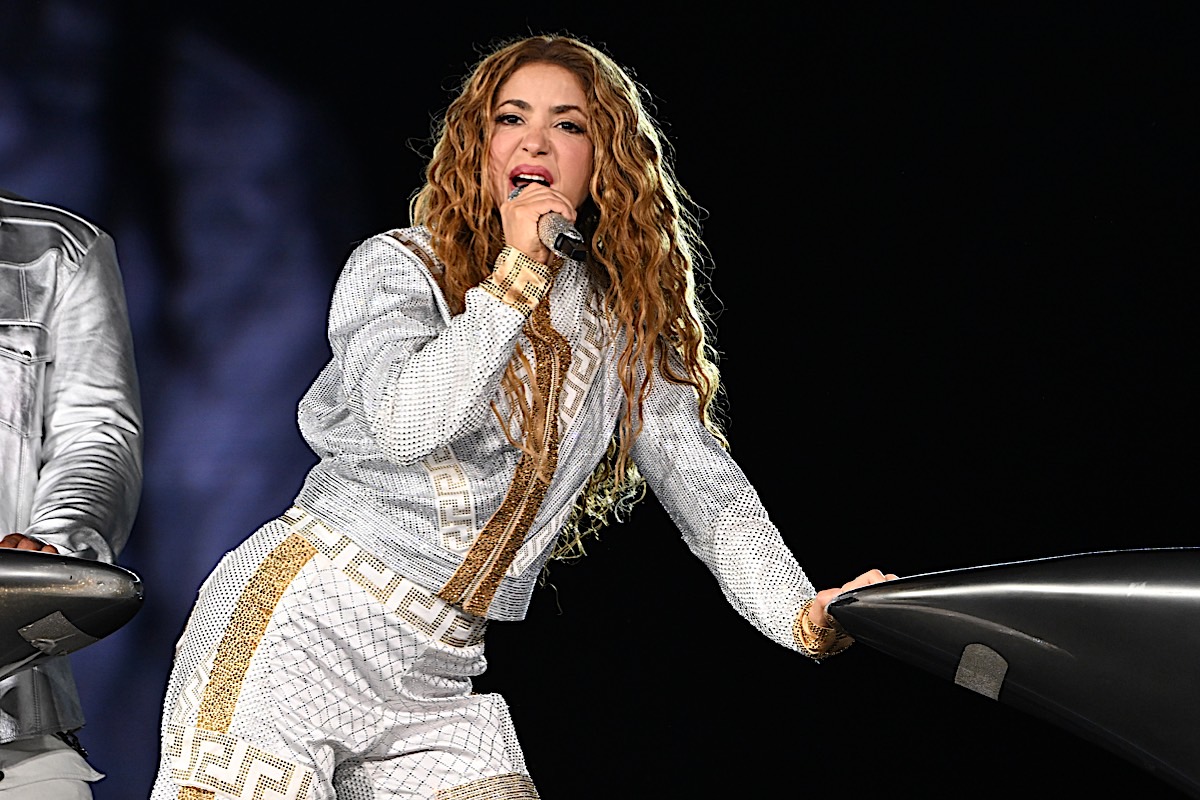 Shakira Packs Copacabana Beach With 2 Million Fans for a Massive Free Concert in Rio: "Life Is Magical"