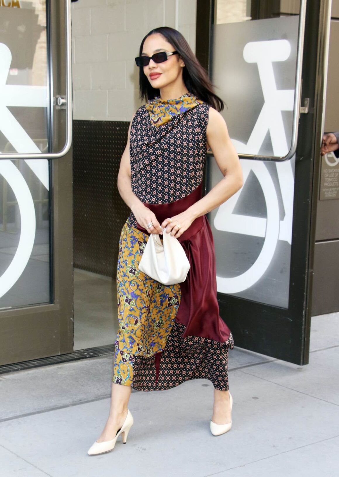 Celeb Snaps: Chase Infiniti Celebrates TV, Plus Paul Anthony Kelly, Camila Mendes, Nicholas Galitzine, Justin Bieber, and More 3 Tessa Thompson Outside 'The View' Studios