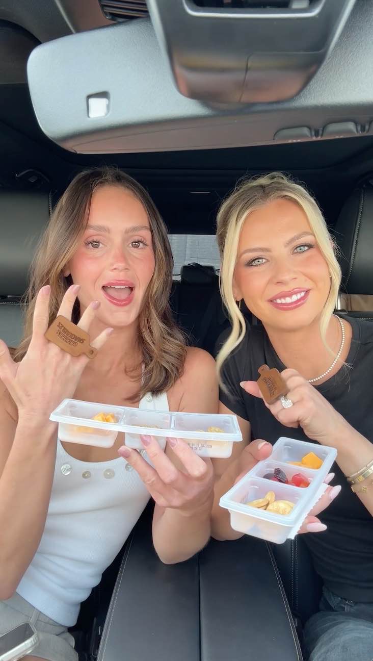 Celeb Snaps: Chase Infiniti Celebrates TV, Plus Paul Anthony Kelly, Camila Mendes, Nicholas Galitzine, Justin Bieber, and More 11 National Best Friends Day