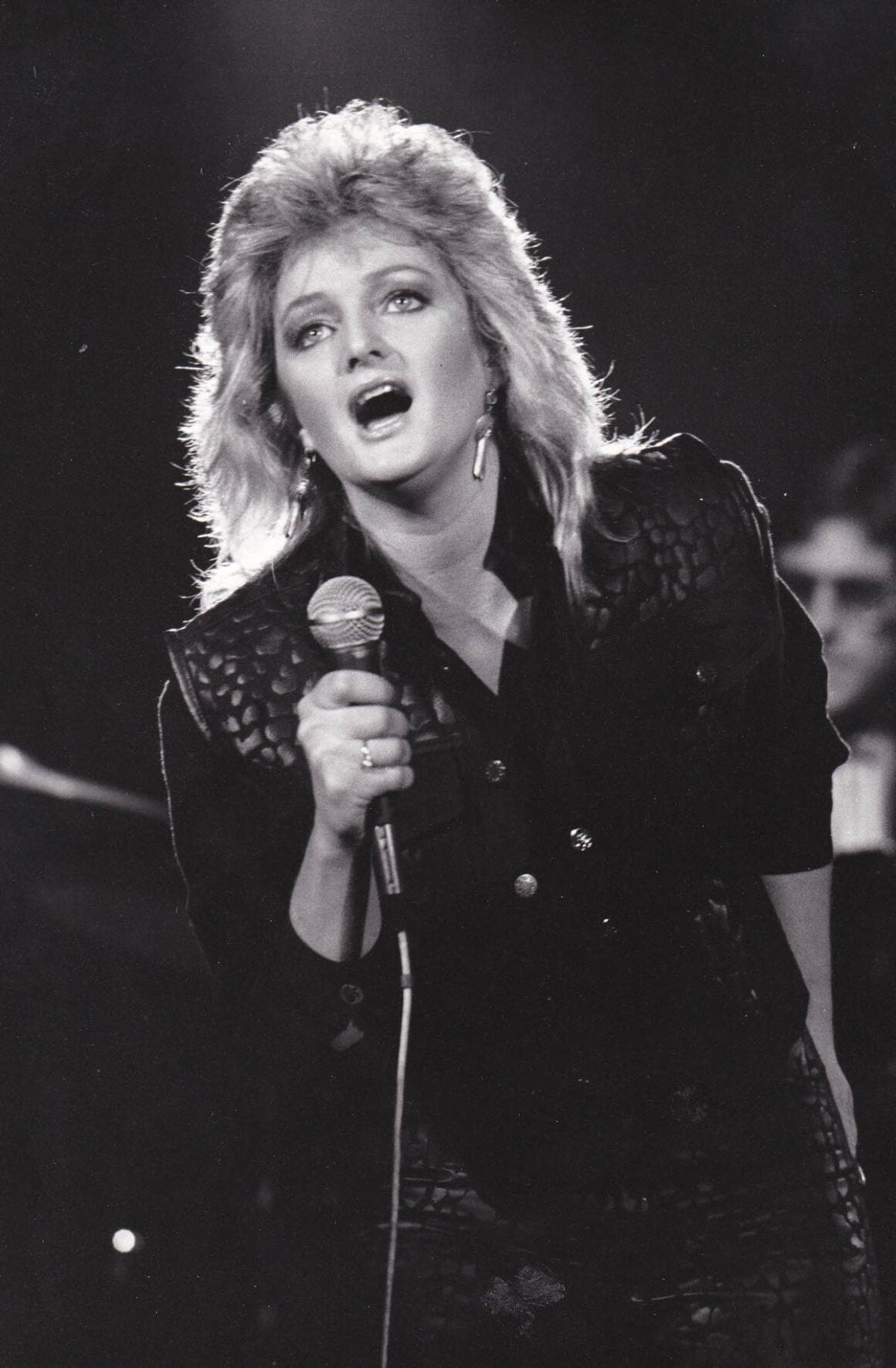 Bonnie Tyler performs circa 1983