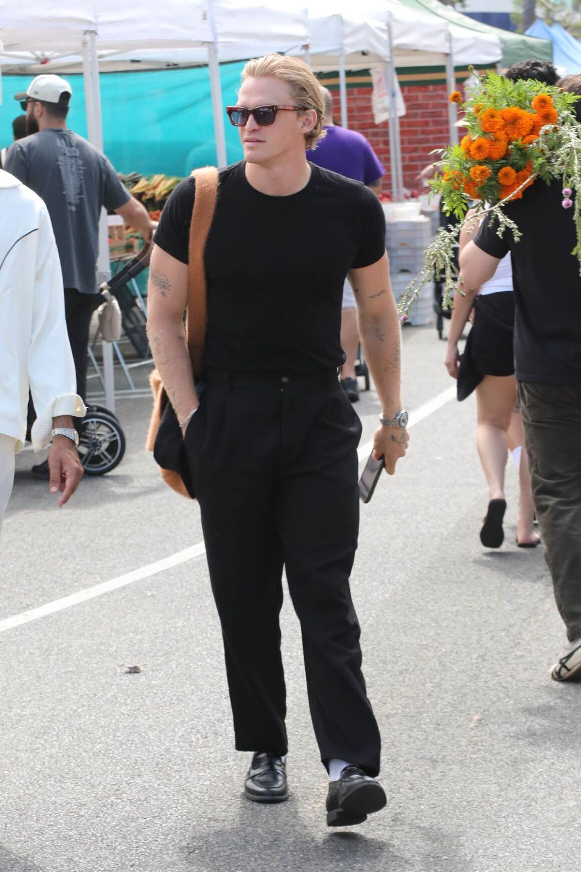 Celebrities Shopping At The Farmers Market In Studio City