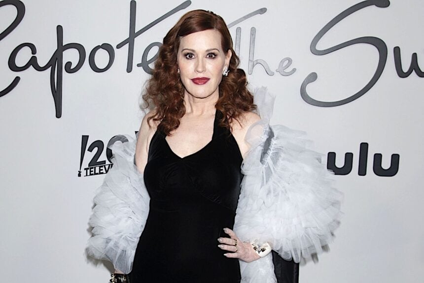 Molly Ringwald Says Secret Life of the American Teenager Was the "Worst" Experience of Her Career 1 Molly Ringwald