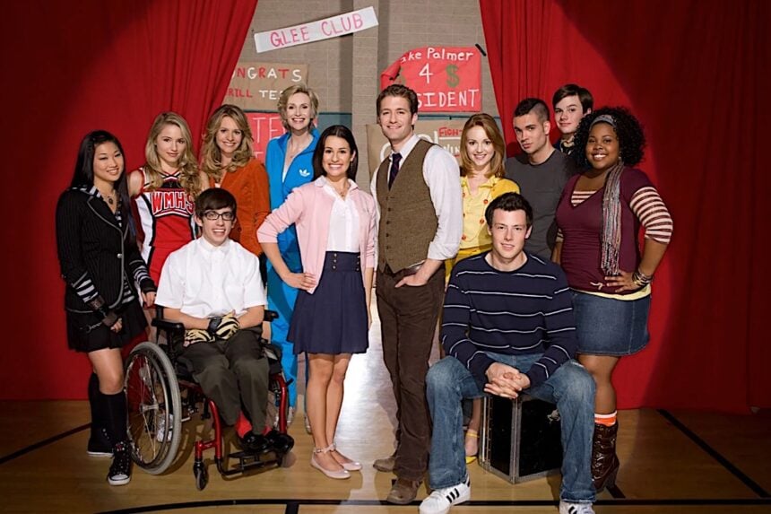 Glee Reboot Script Is Finished, and Ryan Murphy Says 10 Original Cast Members Are Already in the Loop 1 Glee Cast