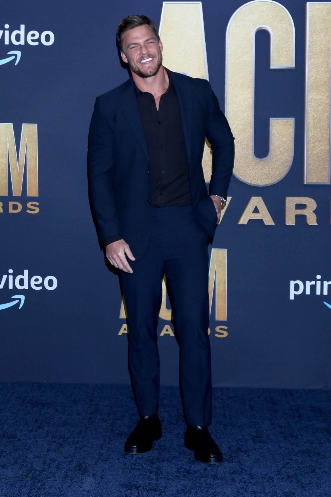Alan Ritchson's Divorce Filing Came 9 Months Before His Public Announcement, Court Records Show 2 Alan Ritchson