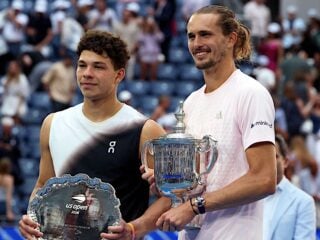 Alexander Zverev with his opponent Ben Shelton