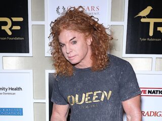 Carrot Top Recovering From Alleged Suicide Attempt, Singer Duncan Sheik Dies at 56, That Time Rick Springfield Killed a Man, and More News 2 Carrot Top at Tyler Robinson foundation Gala Red carpet