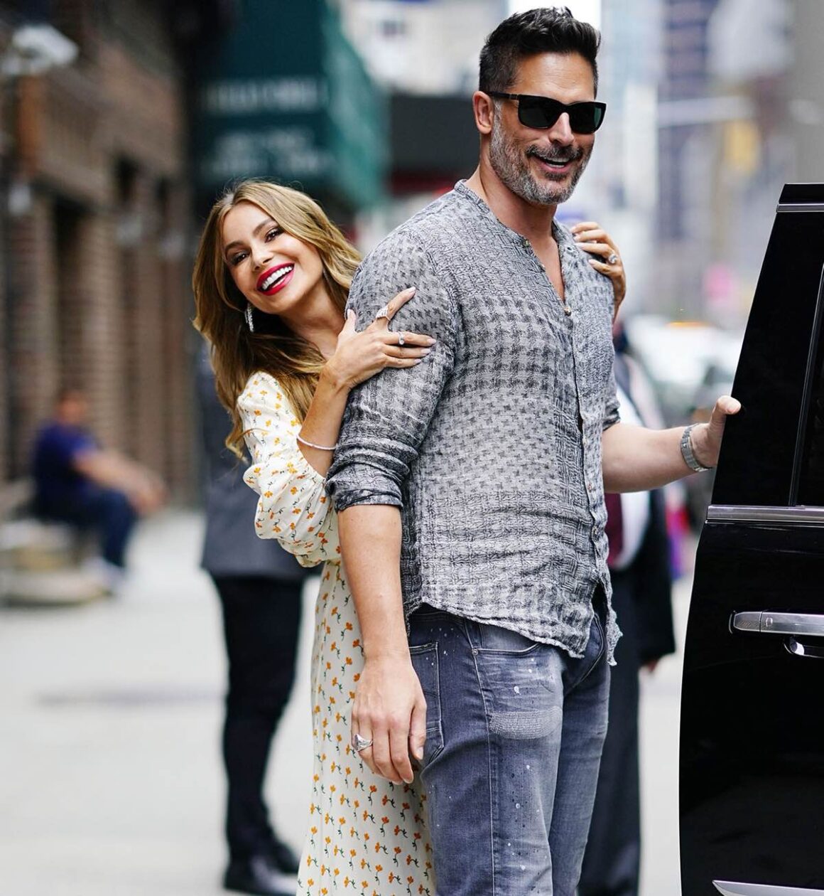 Joe Manganiello Claims Sofia Vergara Ridiculed Him During Near-Death Experience 2 Sofia Vergara and Joe Manganiello at Stephen Colbert show in New York.