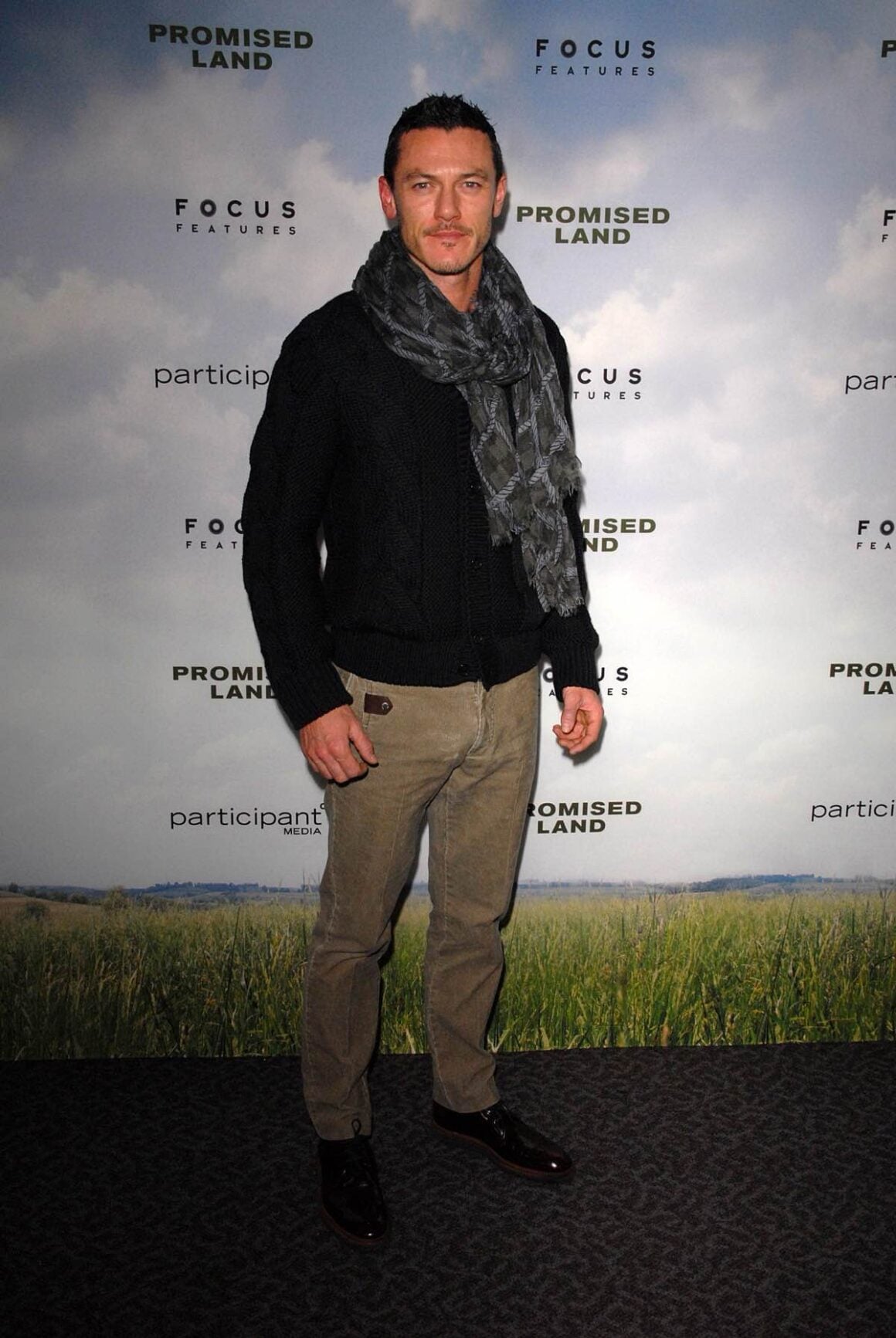 Luke Evans on Closeted Actors in Hollywood: "You Never Know What a Person Has Gone Through" 4 Luke Evans